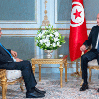 Kaïs Saïed s’entretient avec le président du Parlement