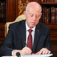 Le président de la République signe un décret portant octroi de la nationalité tunisienne à 135 individus