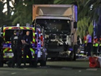 Attentat de Nice: 84 morts, 18 blessés toujours en urgence absolue, selon un nouveau bilan