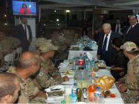 Béji Caid Essebsi prend l’Iftar avec les forces de la sécurité intérieure à Bir bouregba