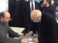 Béji Caïd Essebsi vote à l'école Sidi Fraj à La Soukra