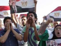 Des dizaines de manifestants devant l'ambassade d'Egypte à Tunis pour soutenir Morsi