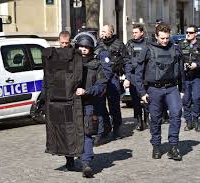 France: explosion à l'ouverture d'un courrier au FMI à Paris, un blessé