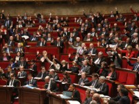 France: les députés votent l'inscription de la déchéance de nationalité pour terrorisme dans la Constitution