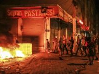 La bataille d'Aïn al-Arab embrase les rues de Turquie, douze morts lors de manifestations prokurdes