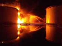 Libye: un 2ème réservoir de carburant incendié, Tripoli craint une catastrophe