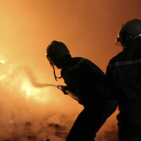 Sfax : incendie dans un local de vente de carburant de contrebande