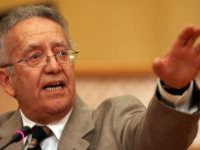 Yadh Ben Achour: "Le gouvernement doit annoncer sa démission le premier jour du dialogue national"